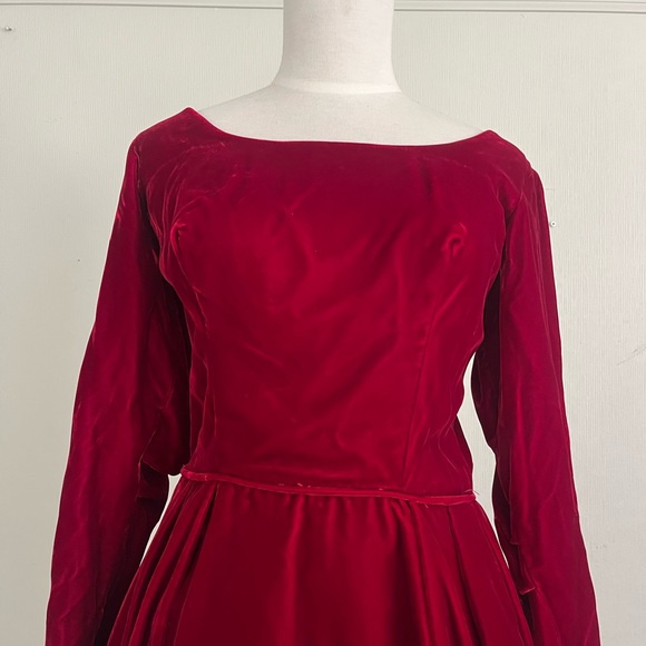 Vintage Cranberry Red Velvet Long Sleeve Cocktail Dress // US women’s XS - Picture 2 of 9